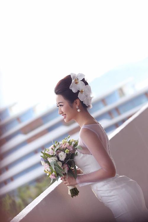 Hoa hậu Bản sắc Việt Thu Ngân bất ngờ kết hôn với doanh nhân hơn 19 tuổi