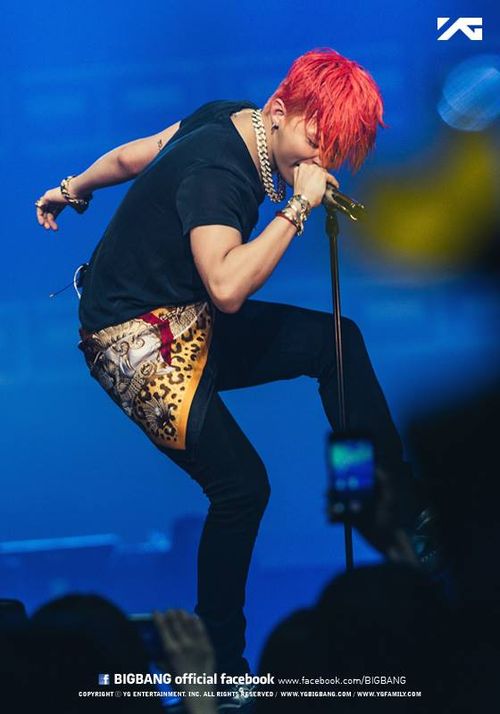 5 điểm đặc biệt khiến G-Dragon cứ lên sân khấu là fan chỉ muốn ‘xin chết’ 5 điểm đặc biệt khiến G-Dragon cứ lên sân khấu là fan chỉ muốn ‘xin chết’