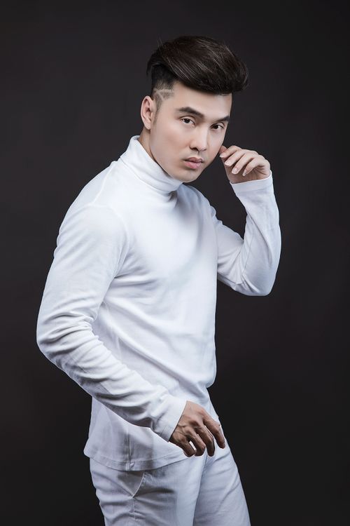 Tung 1 lần 2 album, Ưng Hoàng Phúc tiếp tục ghi điểm với hình ảnh lịch lãm Tung 1 lần 2 album, Ưng Hoàng Phúc tiếp tục ghi điểm với hình ảnh lịch lãm