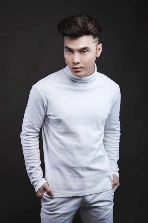 Tung 1 lần 2 album, Ưng Hoàng Phúc tiếp tục ghi điểm với hình ảnh lịch lãm Tung 1 lần 2 album, Ưng Hoàng Phúc tiếp tục ghi điểm với hình ảnh lịch lãm