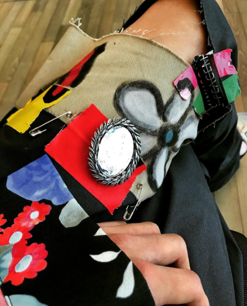 Chiếc túi này có gì đặc biệt mà G-Dragon mang từ sân bay lên thẳng sân khấu tại Thái Lan? Chiếc túi này có gì đặc biệt mà G-Dragon mang từ sân bay lên thẳng sân khấu tại Thái Lan?