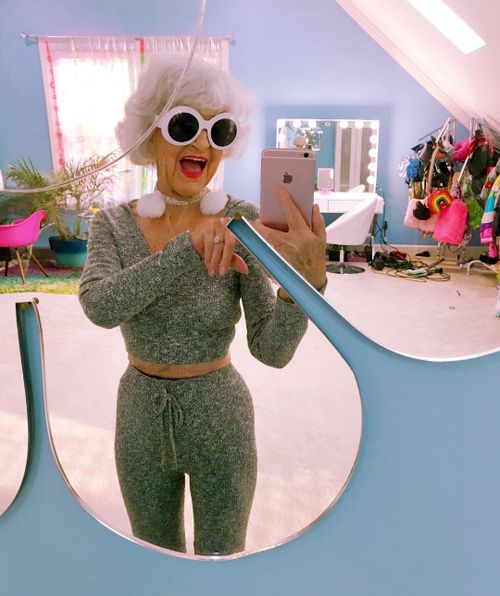 Fashion icon instargram U90 khiến giới trẻ phải ‘ngả mũ bái phục!’ Fashion icon instargram U90 khiến giới trẻ phải ‘ngả mũ bái phục!’