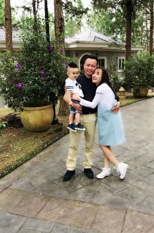 Vy Oanh nhắn tình cũ của chồng: ‘Thay vì ủ mưu hại người, hãy về học lại để không viết sai chính tả’ Vy Oanh nhắn tình cũ của chồng: ‘Thay vì ủ mưu hại người, hãy về học lại để không viết sai chính tả’