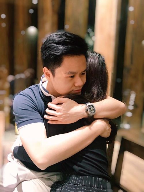 Giữa lùm xùm nghi vấn, Phan Thành gọi Primmy Trương là ‘Em yêu’, gián tiếp khẳng định mối quan hệ Giữa lùm xùm nghi vấn, Phan Thành gọi Primmy Trương là ‘Em yêu’, gián tiếp khẳng định mối quan hệ