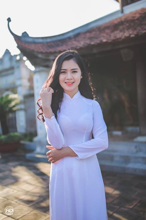 Chuyện tình lãng mạn hơn cả ngôn tình của Quế Ngọc Hải và Hoa khôi đại học Vinh - Ảnh 4.