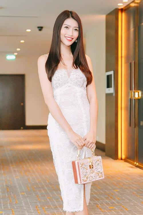 Bỏ cuộc ở Hoa hậu Hoàn Vũ, Quỳnh Châu ăn vận ngày càng sexy, lên đời phong cách - Ảnh 5.