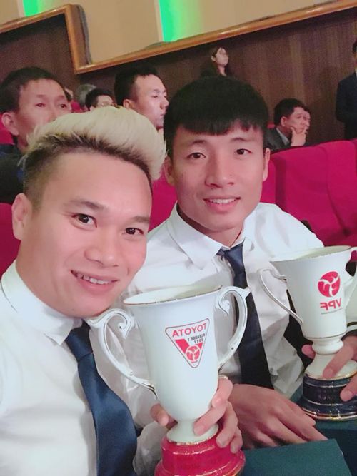 Gu thời trang và các kiểu đầu không ‘đụng hàng’ của chàng ‘soái ca’ xứ Nghệ