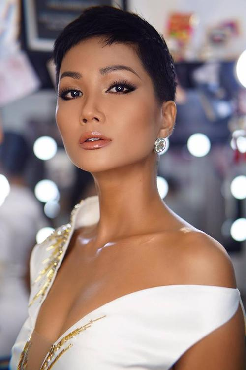 Khoe ảnh tóc ngắn cá tính, Hoa hậu H’Hen Niê được các đối thủ tại Miss Universe 2018 khen ngợi hết lời