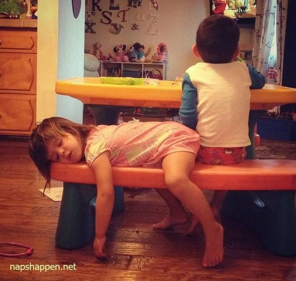 Thôi cu mày cứ chơi đi. Ta đi làm một giấc đây.