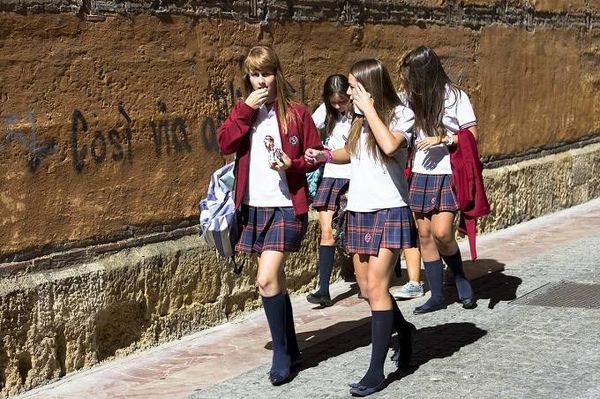 08school_uniforms_around_the_world