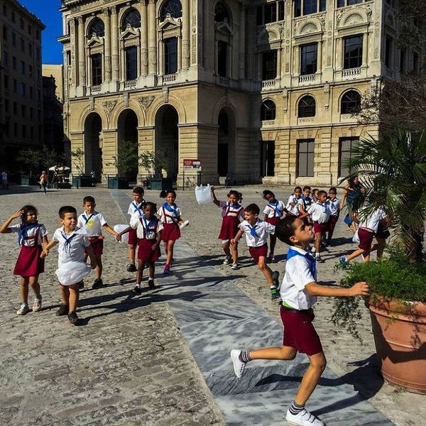 12school_uniforms_around_the_world