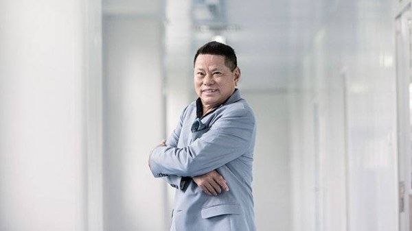 Năm 2015 đánh dấu một trong những bước nhảy vọt về tài sản của doanh nhân Hoàng Kiều khi ông dẫn đầu danh sách những tỷ phú mới lọt top 400 người giàu nhất của Forbes. Ảnh: Forbes.
