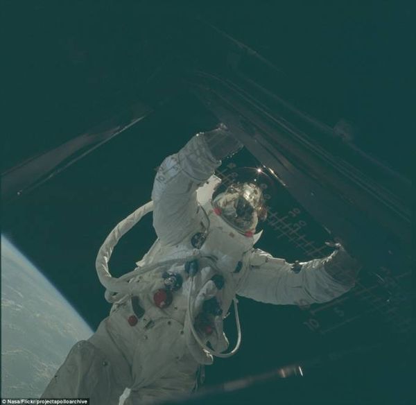 2D2A4C3400000578-3263157-Over_the_course_of_the_Apollo_missions_12_astronauts_walked_on_t-a-55_1444220228962