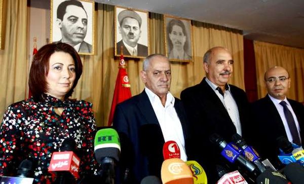 Giải Nobel Hòa bình năm 2015 thuộc về "Bộ tứ” trung gian đối thoại hòa bình tại Tunisia hôm 9/10. Nhóm trung gian hòa giải này, được thành lập năm 2013, gồm 4 tổ chức: Tổng liên đoàn lao động Tunisia (UGTT), Hiệp hội công nghiệp, thương mại và thủ công Tunisia (UTICA), Liên đoàn nhân quyền Tunisia (LTDH) và Nhóm luật sư Tunisia. Các tổ chức này đóng vai trò là nhà trung gian và động lực thúc đẩy hòa bình và dân chủ ở Tunisia.