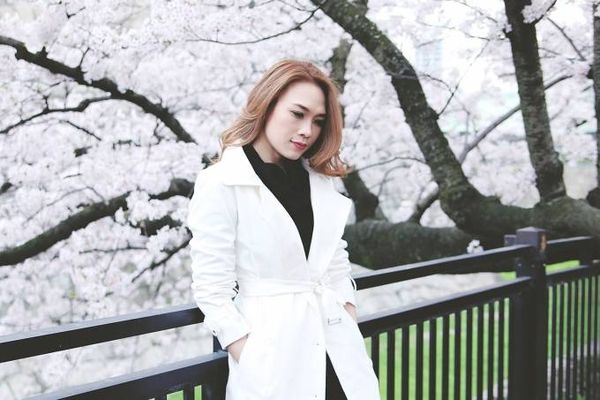 Cũng trong đêm nhạc trên, khán giả sẽ diện kiến “cậu bé đung đưa” Đức Phúc qua ca khúc Huyền thoại mẹ - bài hát từng được anh thể hiện thành công ở cuộc thi Giọng hát Việt.