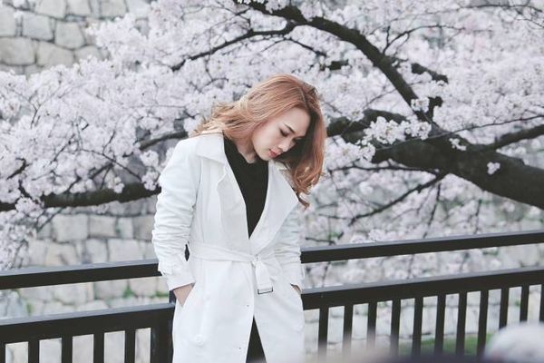 Bên cạnh đó, Mỹ Tâm sẽ lần đầu tiên song ca cùng trò cưng bản hit đình đám của nhạc sĩ trẻ Vũ Cát Tường - ca khúc khiến cộng đồng fan bấn loạn trong thời gian qua với clip “vừa ăn táo, vừa hát”.