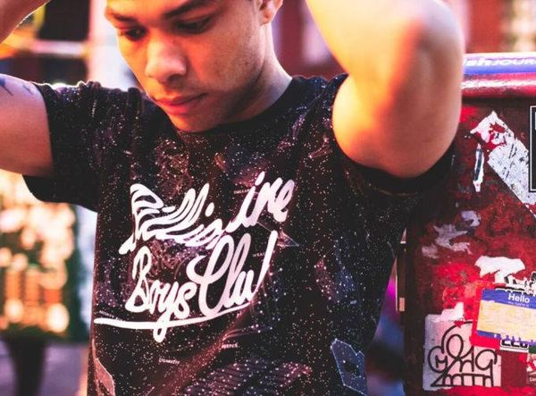 12. Billionaire Boys Club: Là một trong những thương hiệu thời thượng nhất của phong cách hip-hop mang hơi hướng Nhật Bản. Phong cách đồ hoạ với sự thu hút của sản phẩm đã giúp Billionaire Boys Club trở thành một thương hiệu sáng giá.