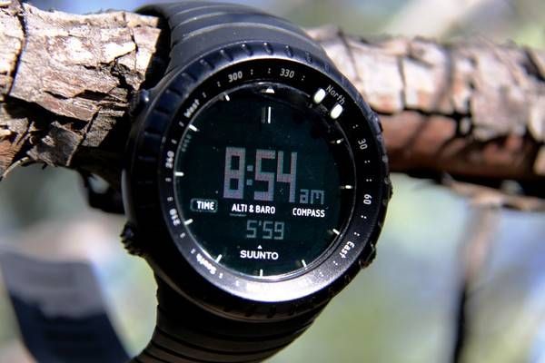Đồng hồ Suunto được nhiều dân phượt ưa chuộng nhờ khả năng dự báo mưa giông khá chính xác.