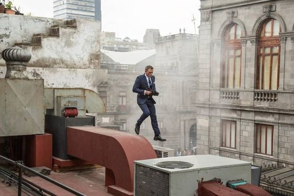 theo-chan-james-bond-trong-phim-bom-tan-spectre (2)
