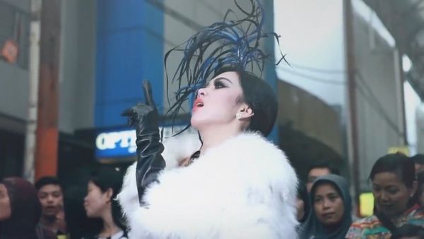 syahrini1