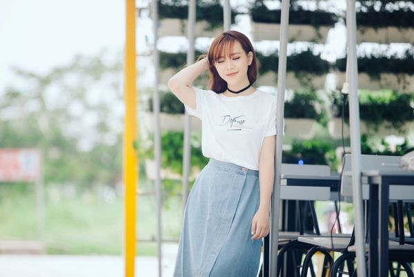 Hình ảnh cô gái 16 tuổi diện áo dài trắng khoe giọng hát cao vút khi thể hiện ca khúc Arirang Alone bất ngờ trở thành “hiện tượng” tại Giọng hát Việt 2015. Từ cột mốc này, Bảo Uyên cũng nhận được nhiều tình cảm, sự chú ý từ khán giả.