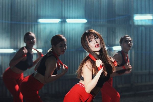 Mới đây, Sĩ Thanh tiếp tục cho ra mắt MV mang tên Don’t Want You với phần hình ảnh đầy nóng bỏng, mát mẻ. Ngay lập tức, clip nhận được nhiều sự chú ý, quâm tâm từ người yêu nhạc.