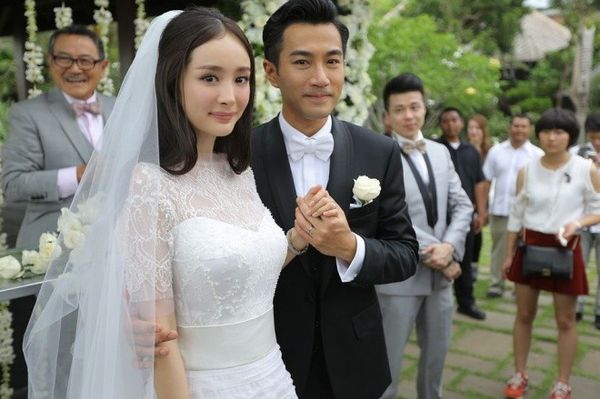 Vợ chồng Khải Uy và Dương Mịch kiếm được 9,3 triệu USD nhờ những dự án phim. Có thể nói, sau khi cưới Dương Mịch, Lưu Khải Uy trở nên nổi tiếng hơn hẳn.