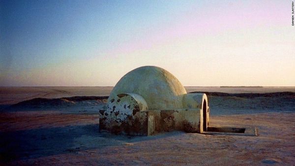 luke-skywalkers-igloo-exlarge-169