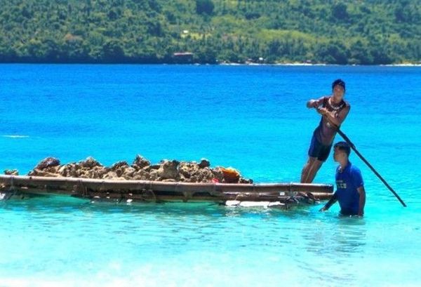 Cung đường từ Manila đến Davao - Philippines: Người yêu thích đạp xe hay lái xe thám hiểm sẽ vô cùng ấn tượng với cung đường từ khu Metro Manila đến thành phố Davao và ngược lại. Với khung cảnh đẹp như tranh vẽ, hòn đảo Mindanao là địa điểm mà bạn phải mất khoảng 2 tuần để khám phá hầu hết những thành phố lớn của Philippines. Đó là nét đẹp làng quê mộc mạc, những địa danh lịch sử và vô số điều kỳ thú của những thành phố như Dumaguete, Dapitan, Cebu, Iloilo và Bacolod.