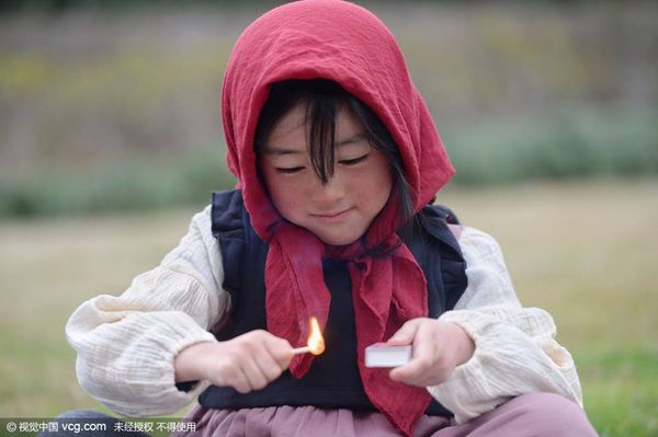 Việc chọn món quà tặng là bao diêm cũng rất ý nghĩa. Mỗi một sự hỗ trợ dù nhỏ dù lớn của mọi người cũng sẽ như thắp lên một ngọn lửa hồng làm trẻ em vùng cao được ấm áp.