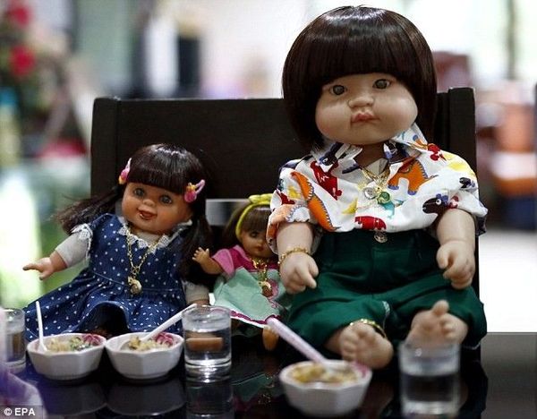 2 dollpassenger