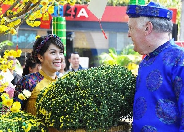 Theo ban tổ chức, phố ông đồ nhà văn hóa thanh niên sẽ hoạt động đến tận những ngày đầu năm mới Bính Thân.