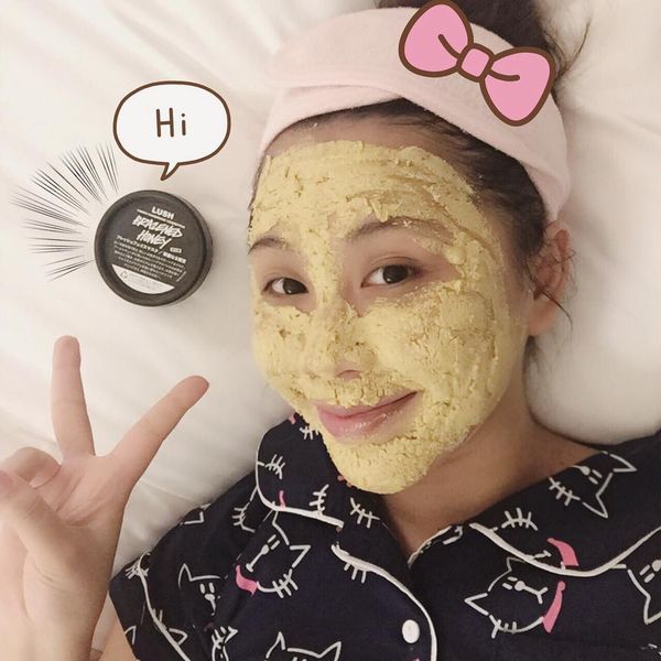 Gào thường review, giới thiệu mỹ phẩm, phương pháp làm đẹp thiên nhiên mà cô đã tìm hiểu kĩ và sử dụng qua.