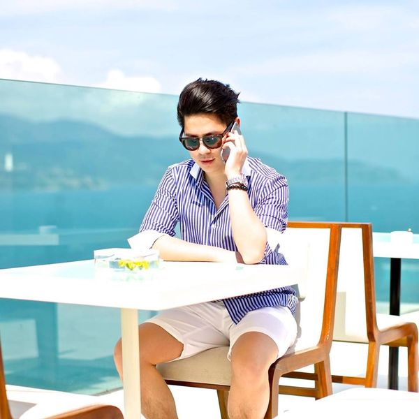 Được biết, anh chàng điển trai này tên là Nam Bui, đã từng du học tại Đức, hiện đang làm việc tại nước ngoài và thường xuyên đi du lịch khắp nơi trên thế giới.
