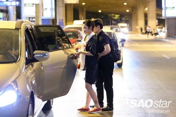 …và vui vẻ lên xe ra về.
