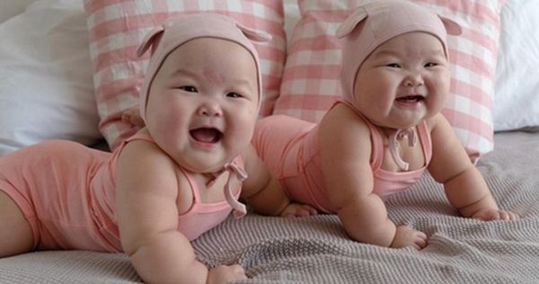 Đây là cặp song sinh Leia và Lauren đến từ Singapore.