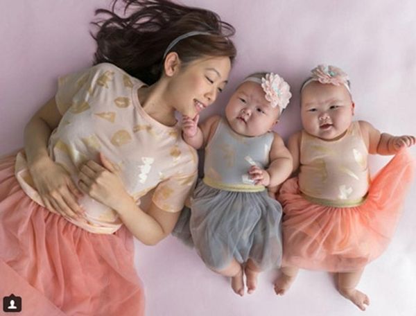 Bà mẹ trẻ đam mê nhiếp ảnh chăm chỉ ghi lại khoảnh khắc các con lớn lên qua từng ngày.