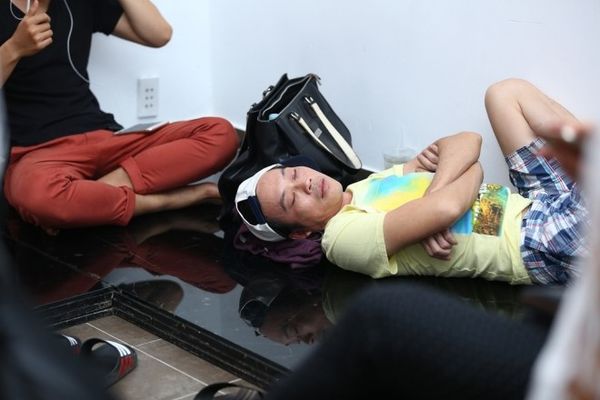 1. Giam khao Hoai Linh lo ve met moi trong hau truong (3)