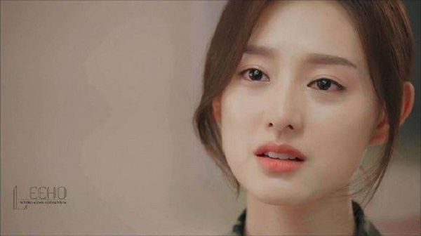 Tạo hình nữ quân y xinh đẹp của Kim Ji Won