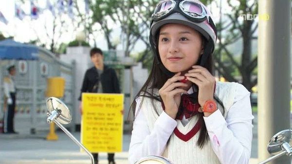 Kim Ji Won trong phim "High Kick"