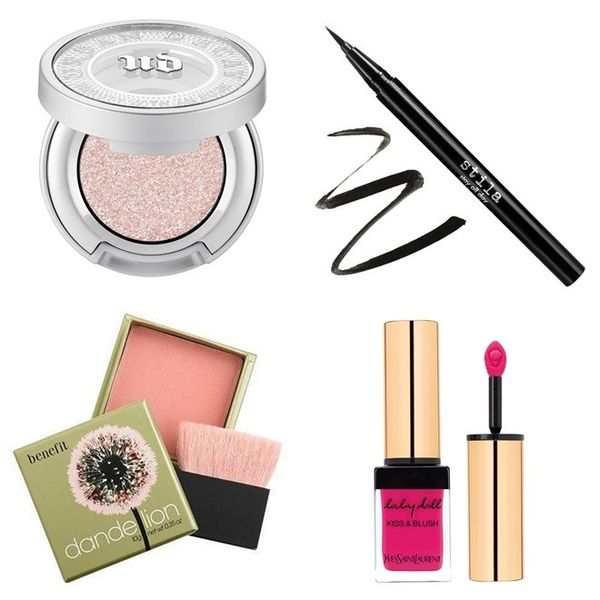 “Học lỏm” cách tranh điểm đơn giản nhưng tràn đầy sức sống như Hyo Min: Urban Decay Shimmer Eyes với nhũ lấp lánh, bám cực mịn giá 480k. Kẻ mắt siêu mảnh, lâu trôi suốt cả ngày Stila All Day Eyeliner cho đôi mắt hiệu ứng to và sắc nét, giá tầm 420k. Phấn má hồnh nhạt Benefit Dandelion giá 690k và son môi YSL Baby Doll Kiss&Blush dùng được cho má và môi với màu hồng siêu “yêu”, không gây khô môi giá 890k.