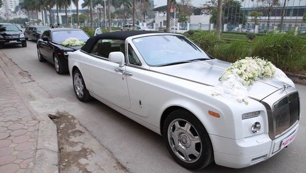 Trước đó, mọi thông tin về gia thế cũng như nghề nghiệp của ông xã đều được á hậu Trà My giữ kín. Cô chỉ chia sẻ Lê Hoàn là người đàn ông chín chắn và rất tâm lý.