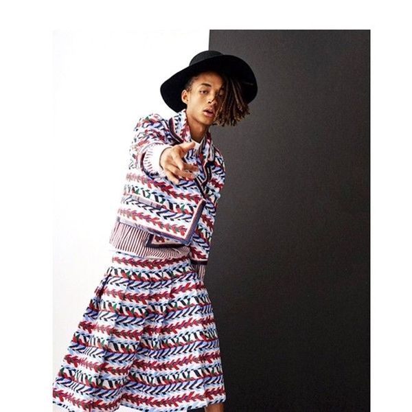 Jaden Smith mặc váy trên Vogue Korea và kí hợp đồng làm mẫu cho dòng trang phục nữ của Louis Vuitton.