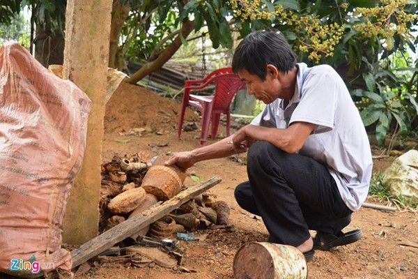 Giai đoạn cao điểm của nghề thu mua phế liệu chiến tranh, ông Phương từng gom được 150 tấn phế liệu trong một tháng. Sau vụ nổ ở Hà Đông (Hà Nội), chủ phế liệu này đã bán hết phế liệu dự trữ trong kho.