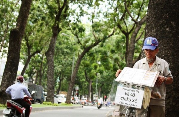 Người dân Sài Gòn khá buồn trước quyết định này.