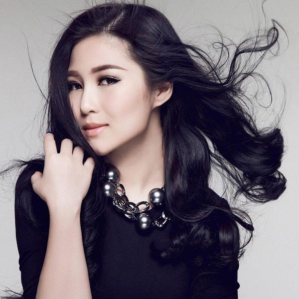 Tham gia The Remix - Hòa ánh sáng sáng 2016, Hương Tràm thực sự có cuộc “lột xác” toàn diện từ phong cách, giọng hát cho đến vũ đạo.