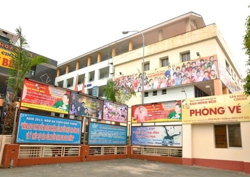 Sân khấu kịch Sao Minh Béo được đầu tư đến 7 tỷ đồng.