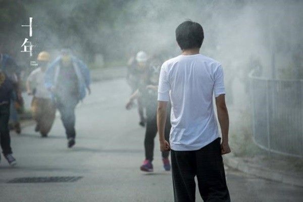 Thập niên được đồng đạo diễn bơi Quách Trăn, Hoàng Phi Bằng, Âu Văn Kiệt, Chu Quan Uy và Ngũ Gia Lương, có sự góp mặt của các diễn viên Lợi Sa Hoa, Trần Bỉ Đắc, Hoàng tĩnh và Lưu Hạo Chi.