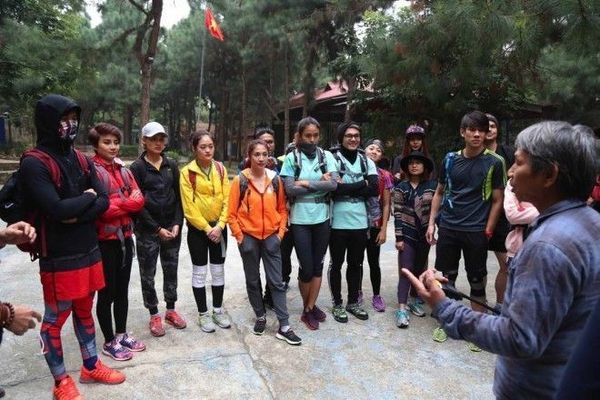 Cac doi dua te tuu day du truoc cuoc dua 3