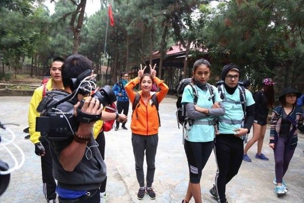 Cac doi dua te tuu day du truoc cuoc dua 8